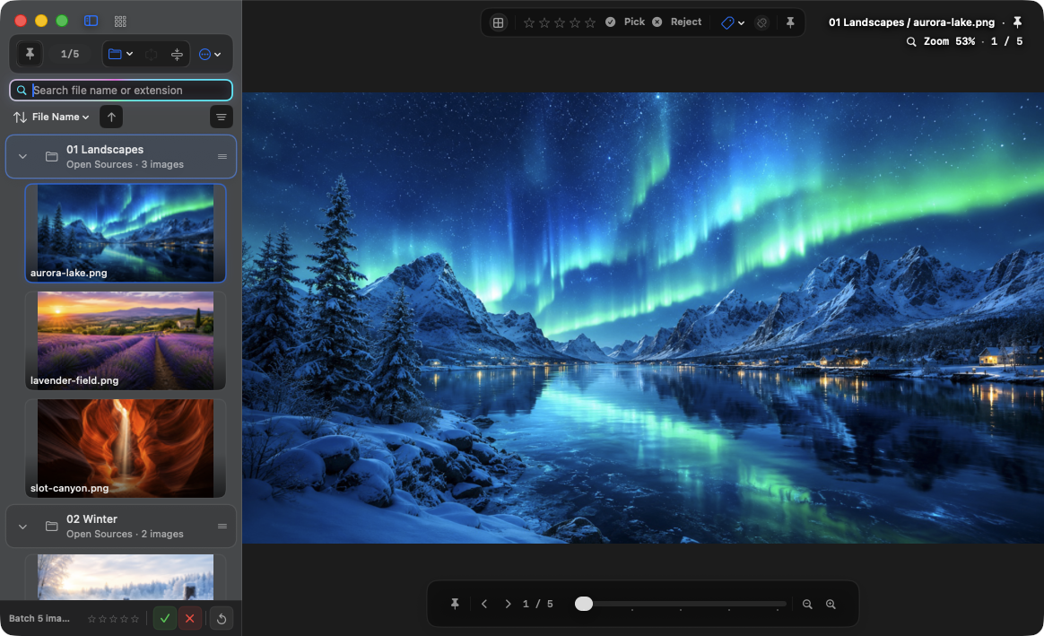 AuroraViewer with two source folders expanded into groups and their image thumbnails visible